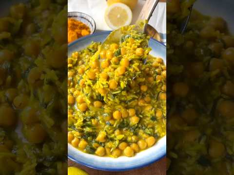 Turmeric Rice and Chickpeas (one-pot)