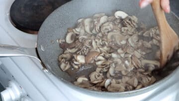 vegan mushrooms scaloppini step 3