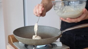 Step 7: cooking the vegan apple pancakes in a pan