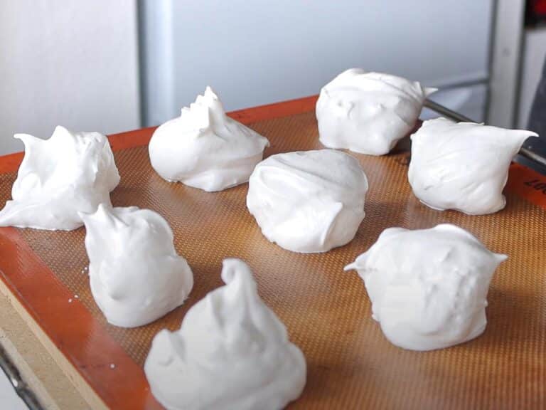 shaping meringues with a spoon