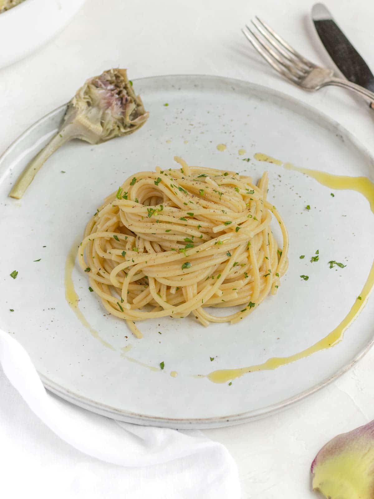Spaghetti aglio, olio e carciofi