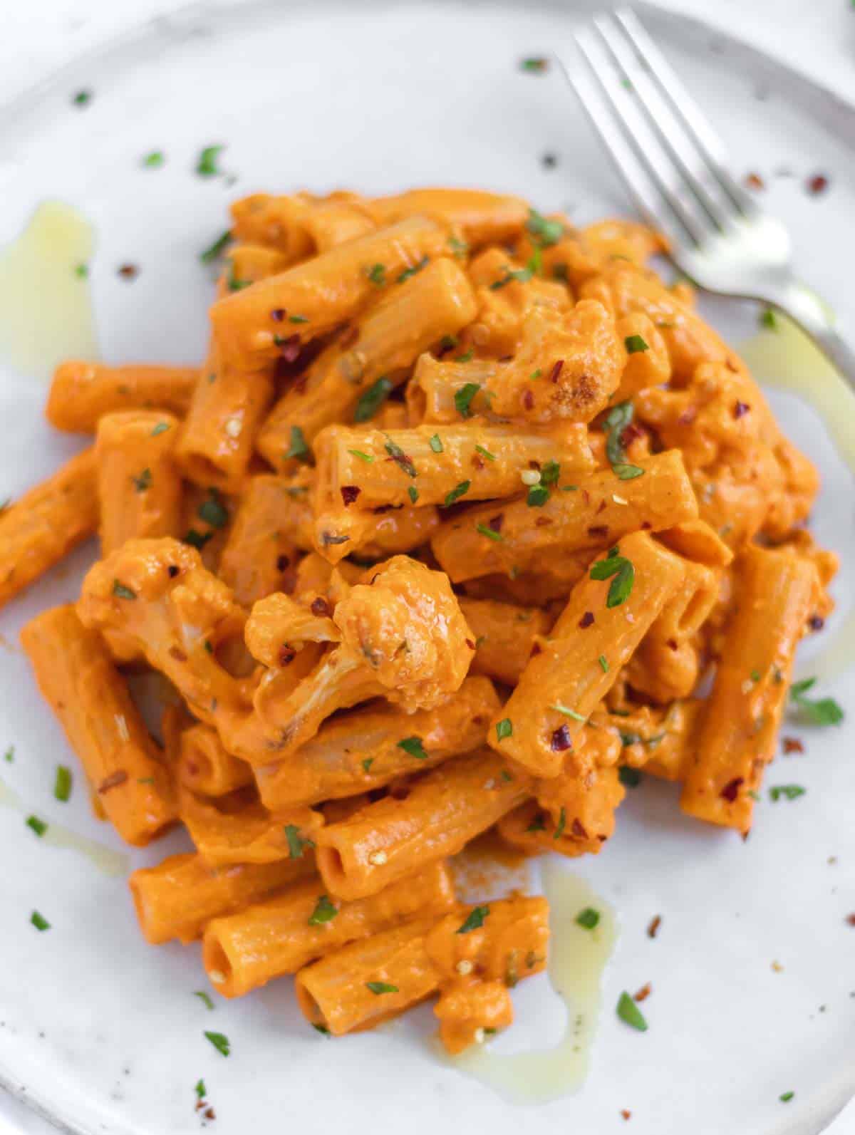 red pepper pasta with roasted cauliflower