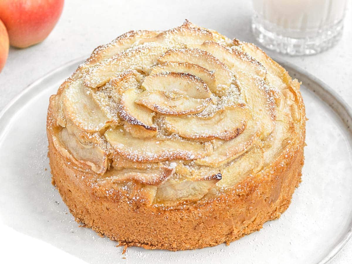 baked vegan apple cake