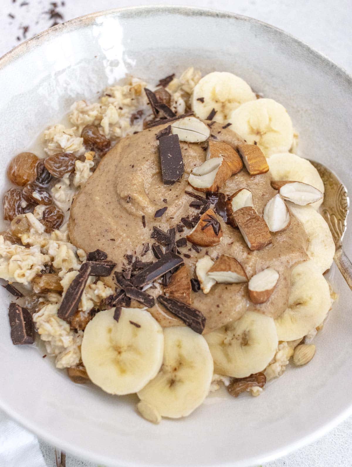 overnight oats with banana and peanut butter