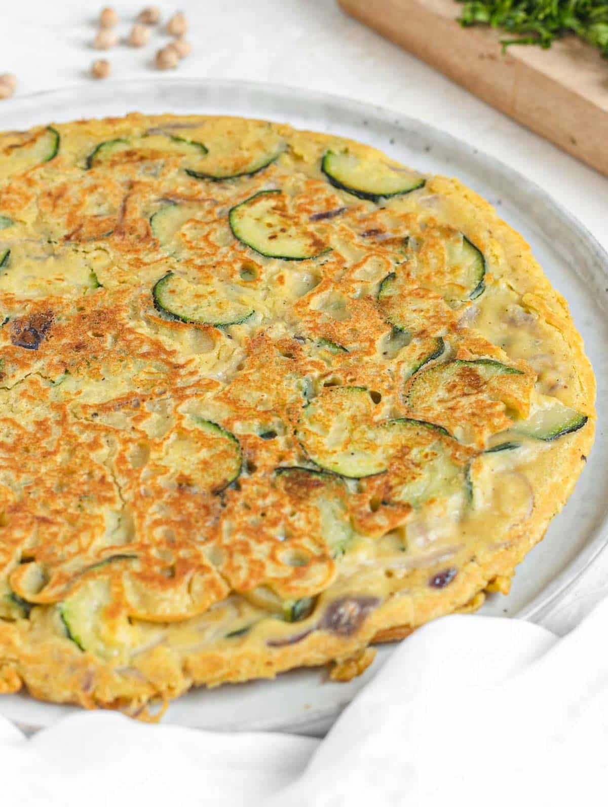 vegan frittata with zucchini and red onions