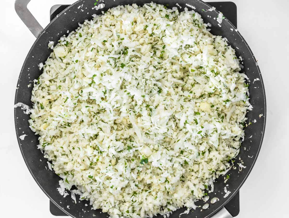 Cauliflower rice ready to serve