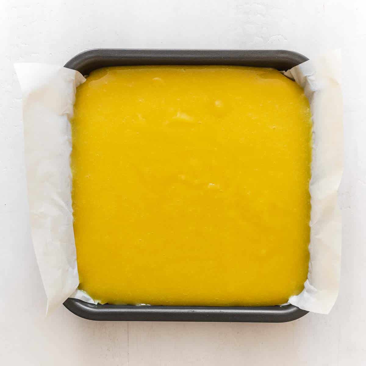 lemon curd on top of the pie crust