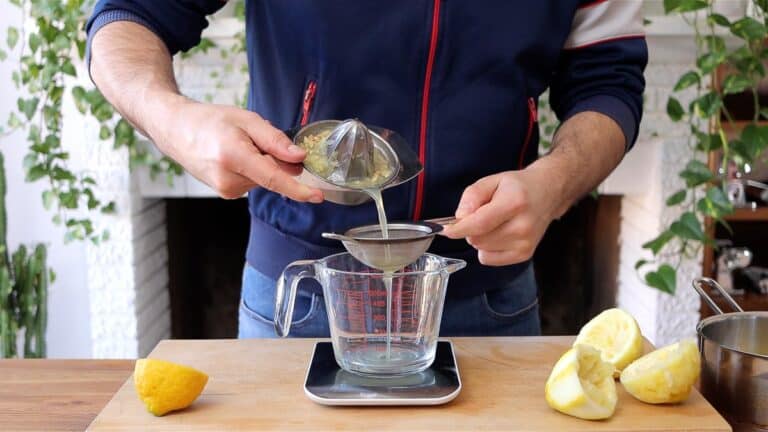filtering lemon juice
