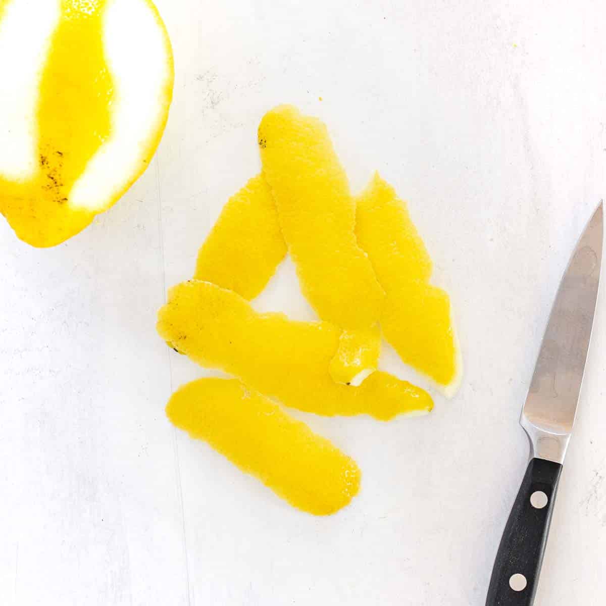 peeling the lemon