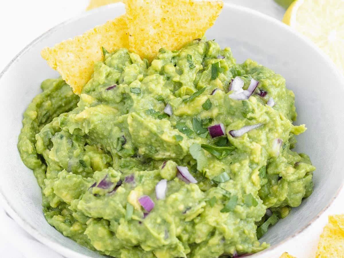 guacamole in a bowl