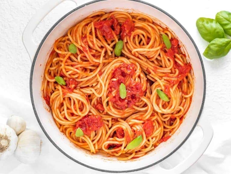 spaghetti pomodoro in a dutch oven