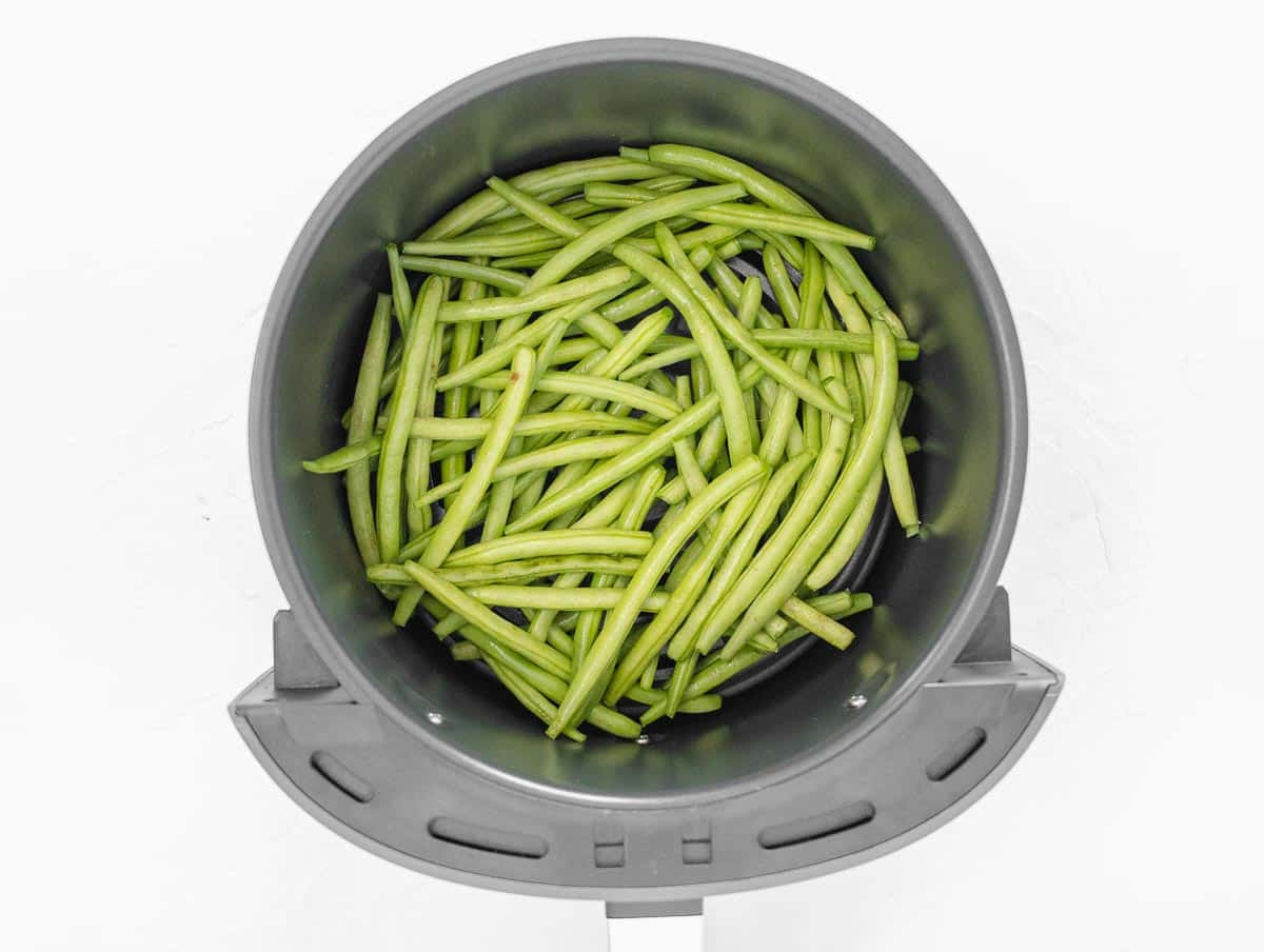 green beans in air fryer basket