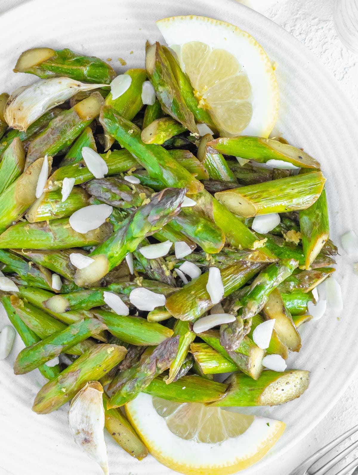 pan fried asparagus with slivered almonds and lemon
