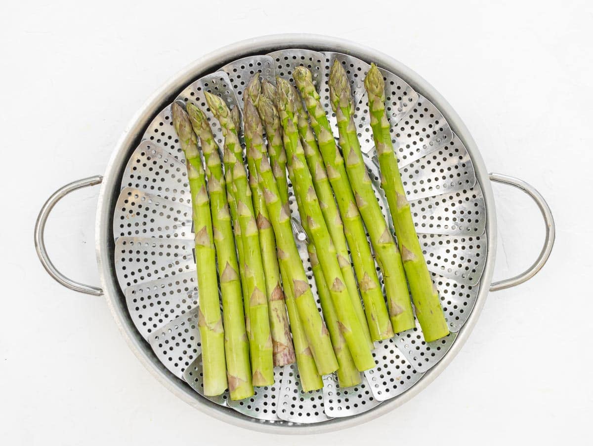 asparagus in steamer basket
