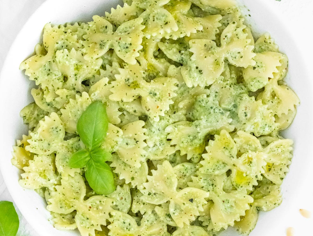 vegan zucchini pesto with pasta