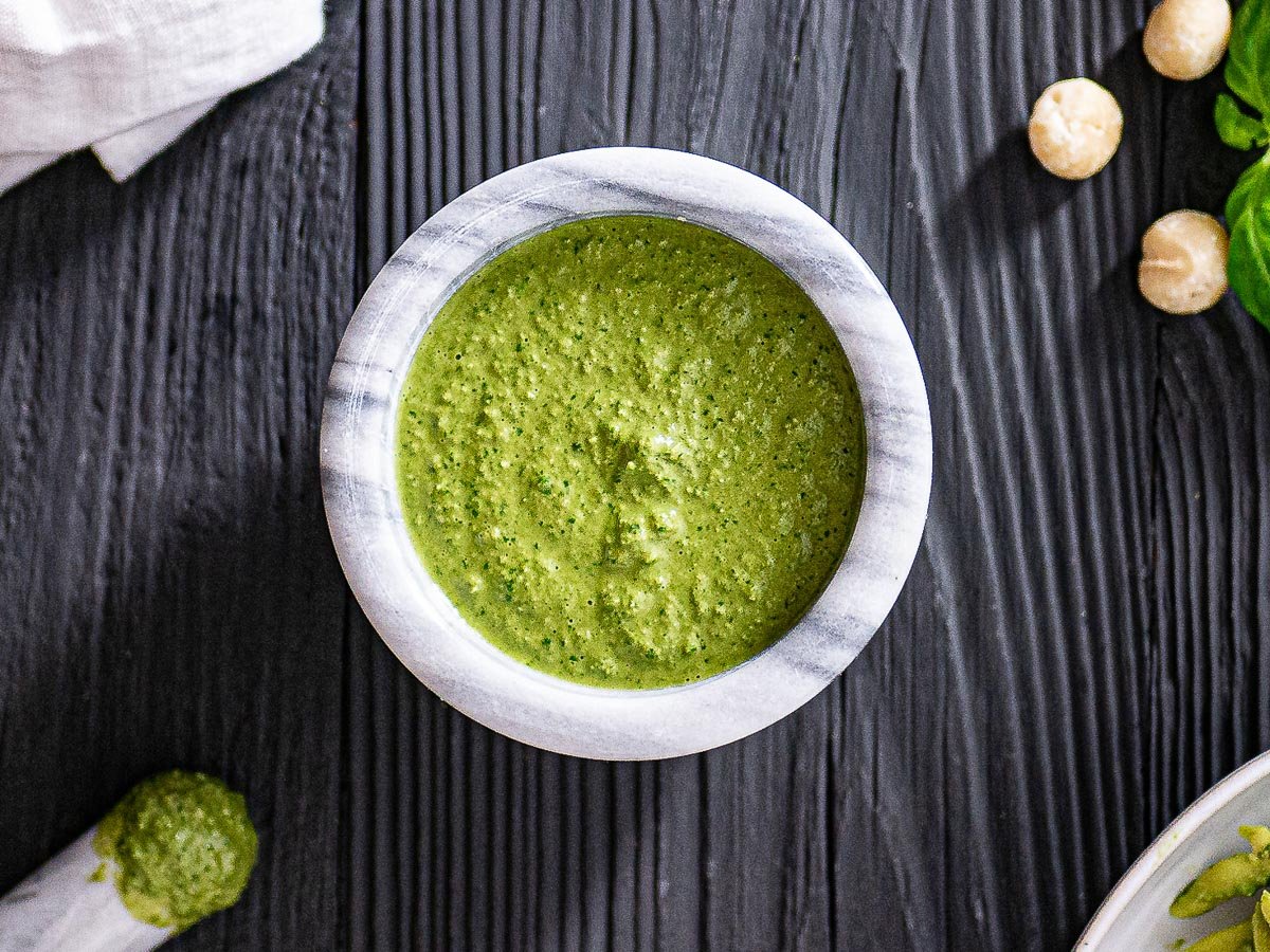 oil-free basil pesto with macadamia nuts