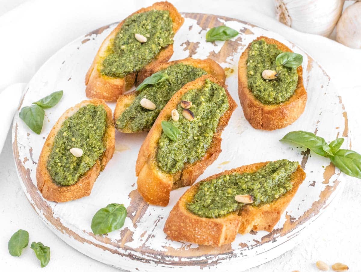 pesto crostini with pine nuts