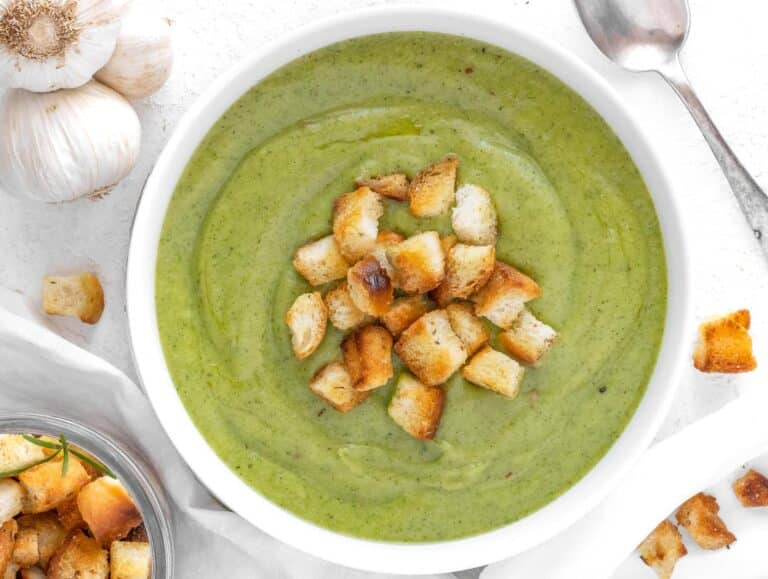 Zucchini soup with croutons
