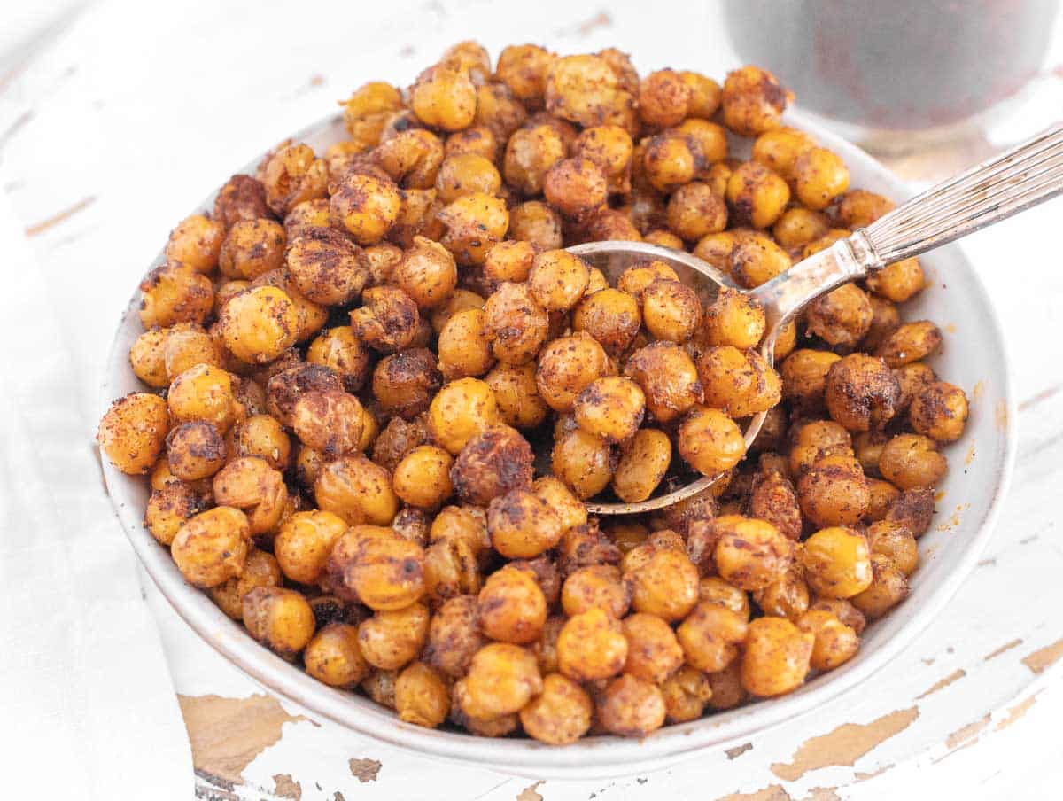 crispy air fryer chickpeas with chipotle powder