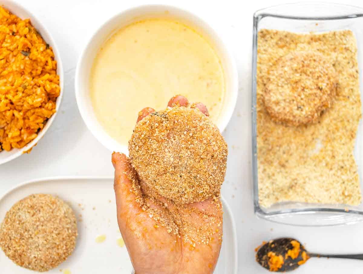 shaping the risotto cakes with hands