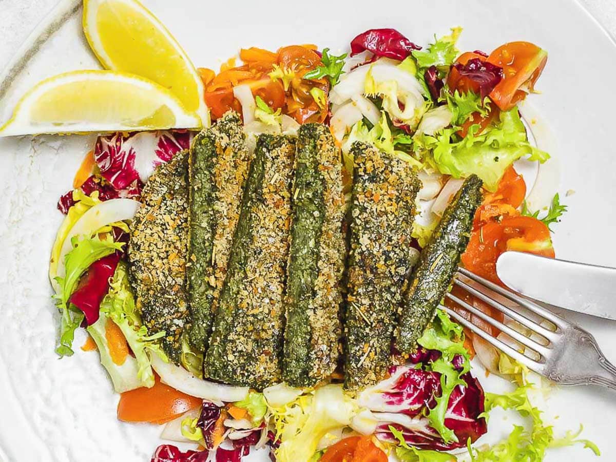 Spinach cutlets on bed of salad