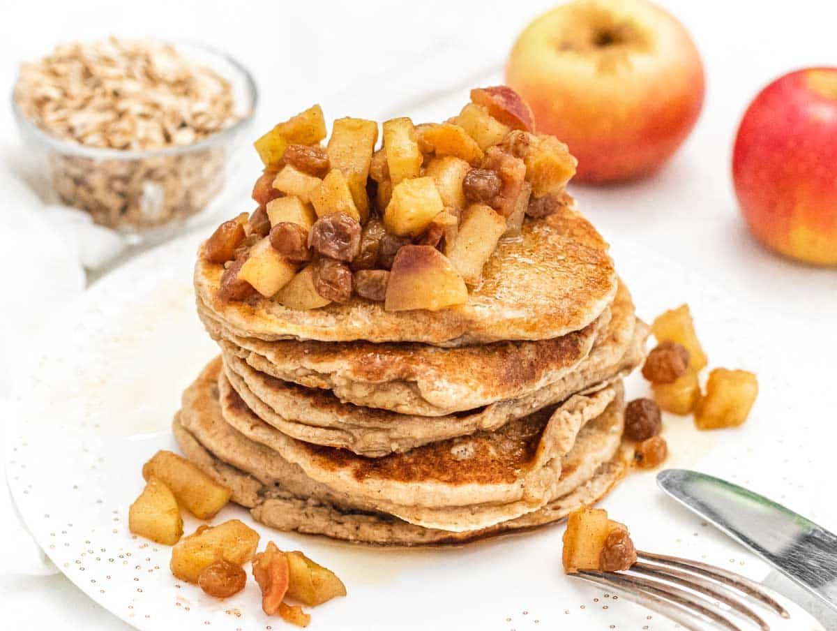 Oatmeal pancakes with apples and raisins