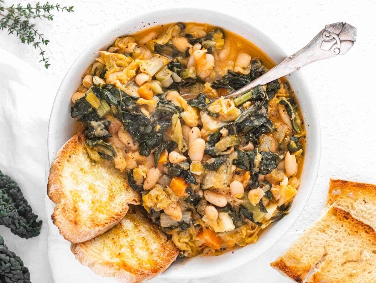 Tuscan soup with bread and spoon