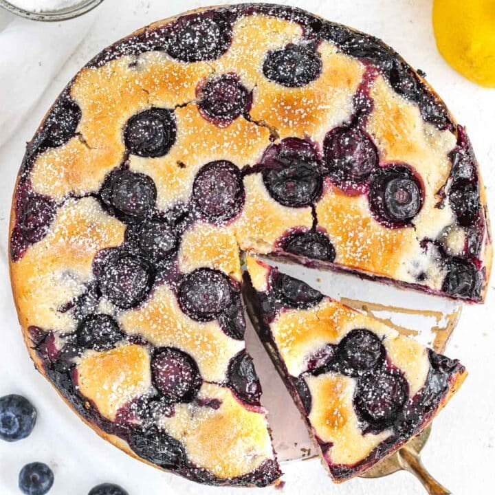 easy blueberry cake with fresh berries
