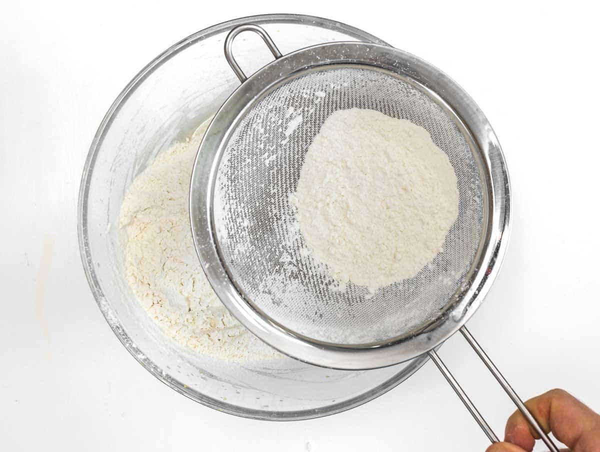 flour sifted in the batter