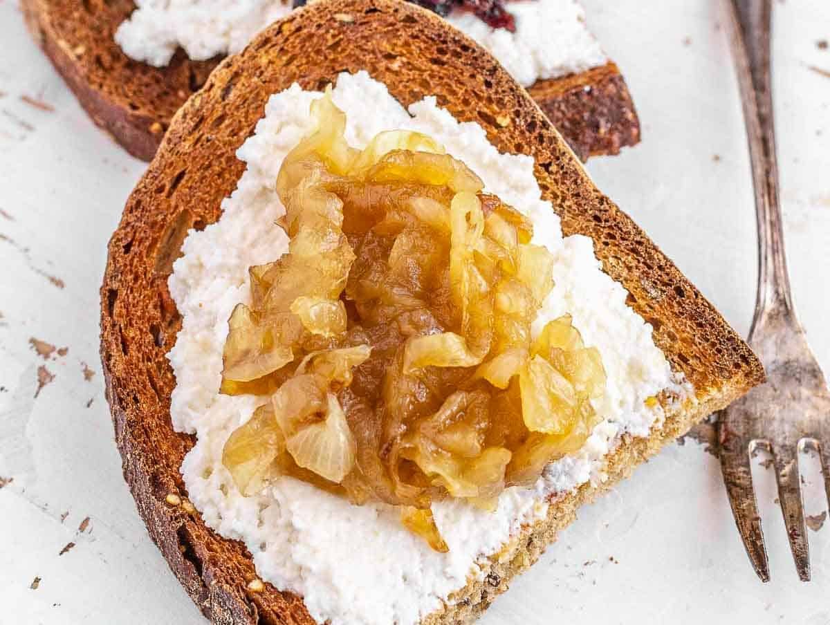 Caramelized onions on bruschetta