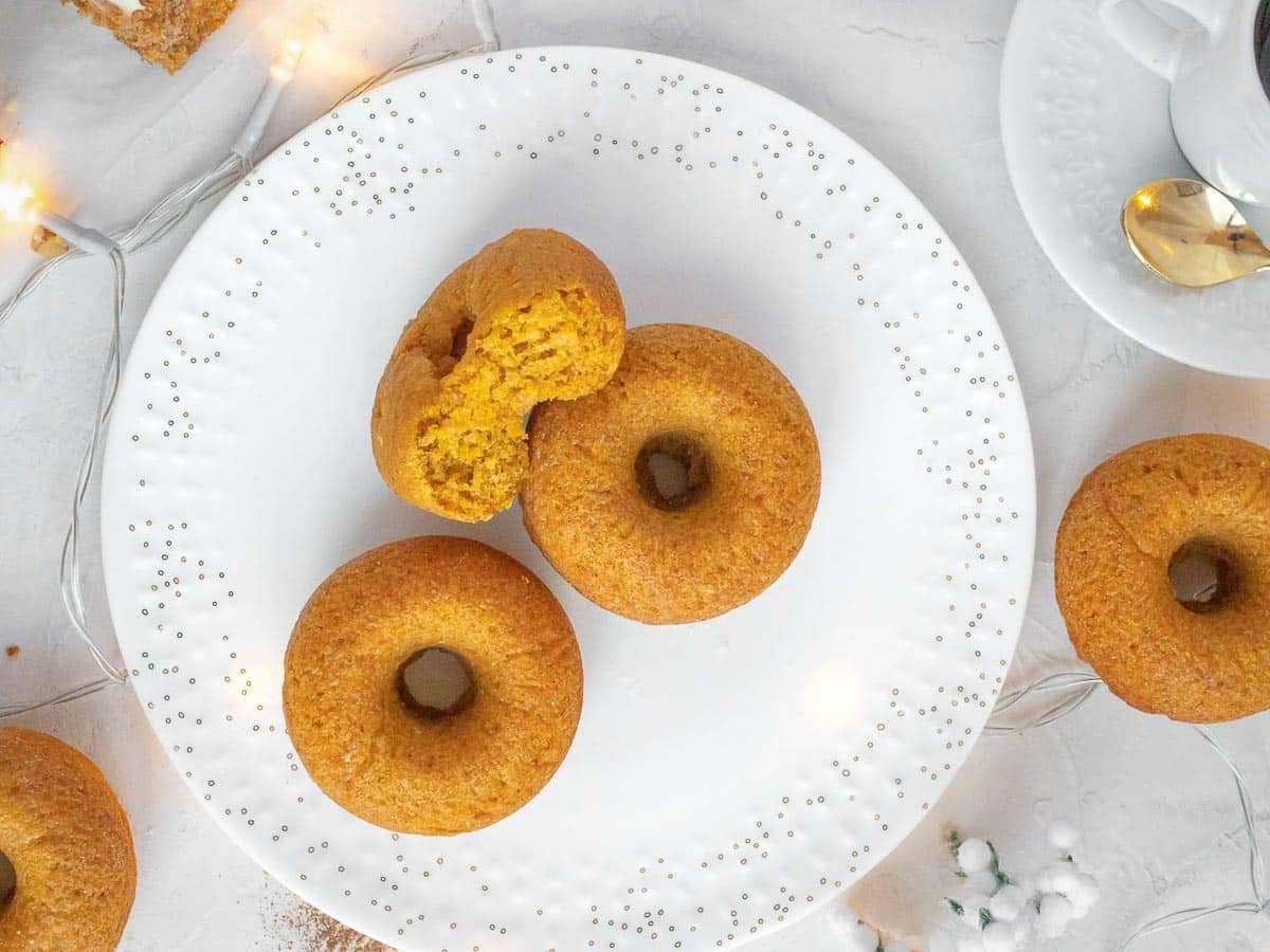 Carrot cake donuts