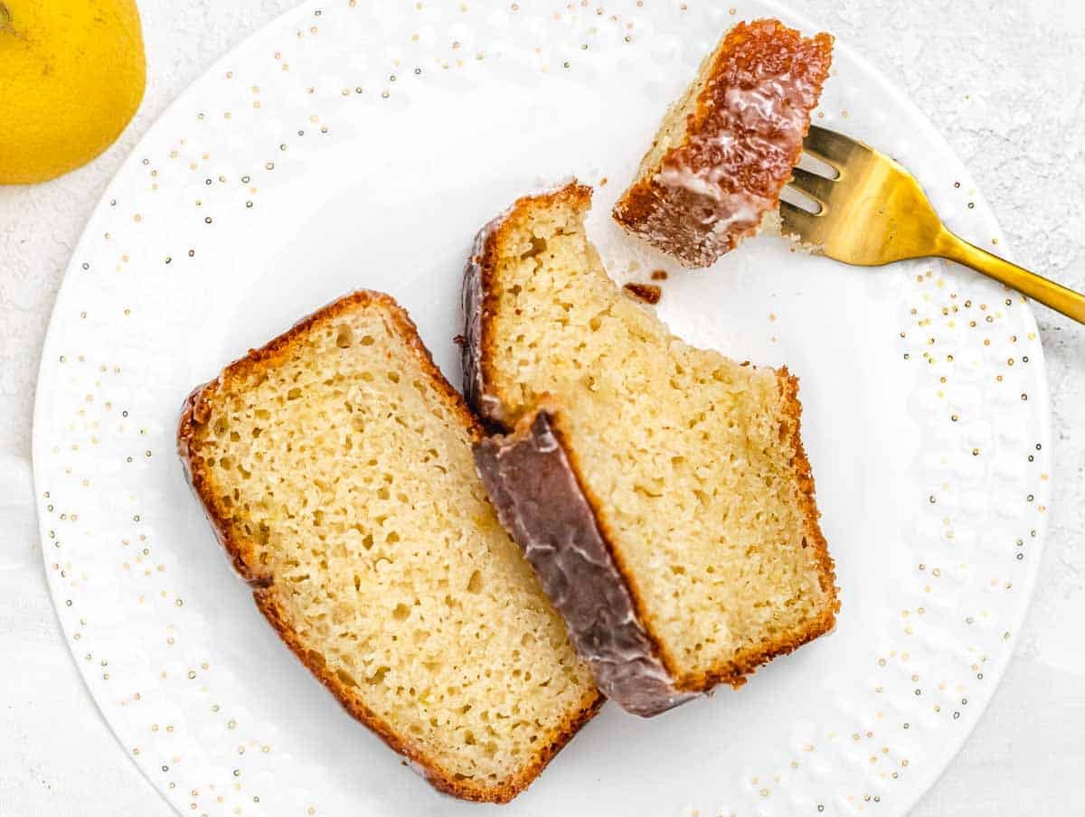 Lemon pound cake bite