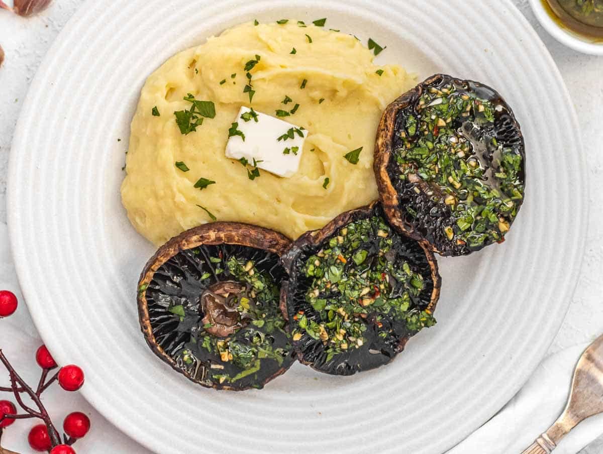 portobello mushrooms with mashed potatoes and chimichurri