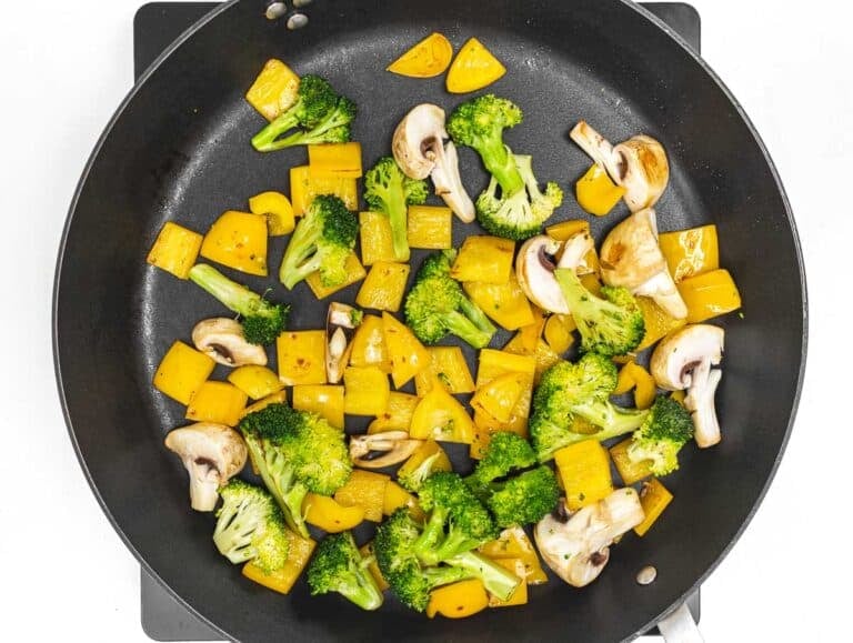 add vegetables to tofu