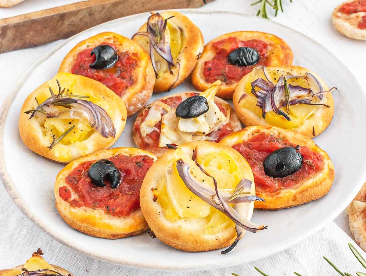 mini pizza on a plate