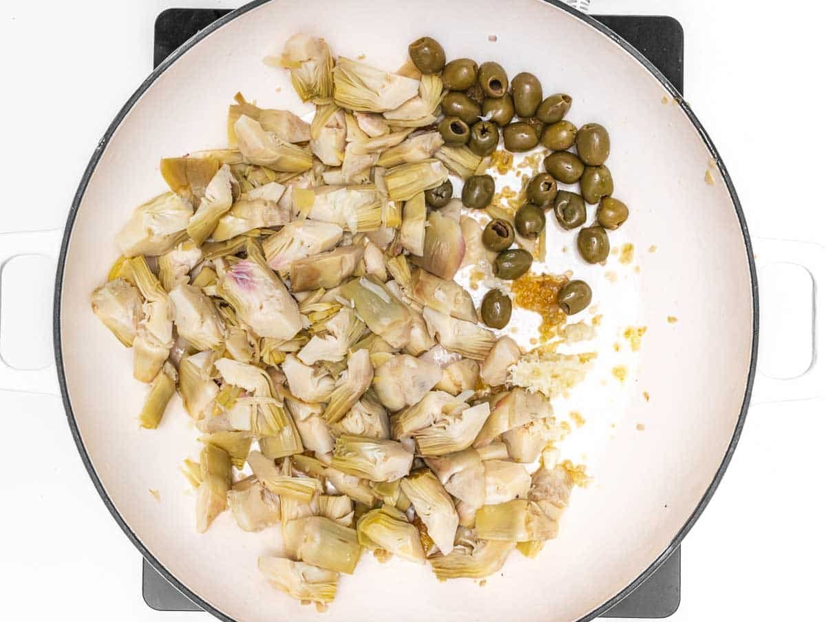 Artichoke and capers in skillet