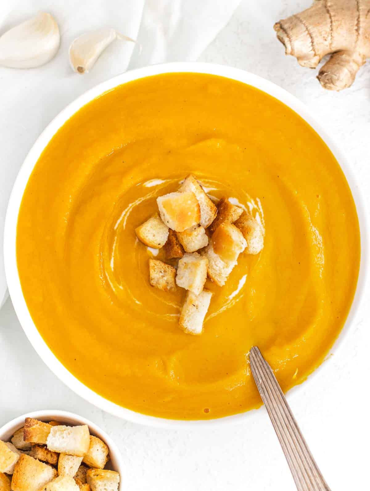 Carrot soup with croutons