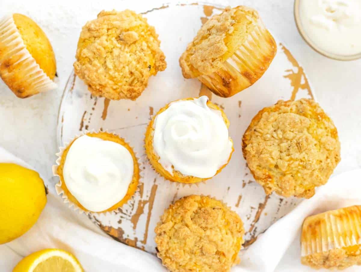 Lemon muffins with cream cheese topping
