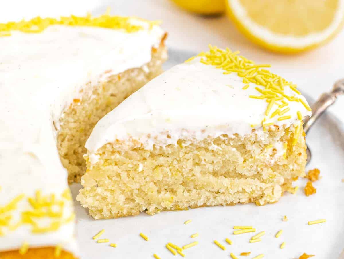 Vegan lemon cake with frosting