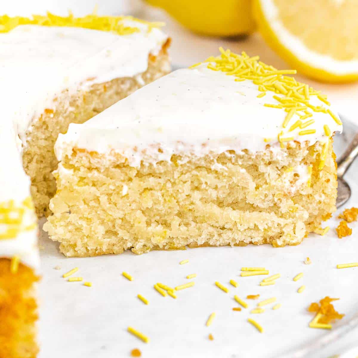 Vegan lemon cake slice