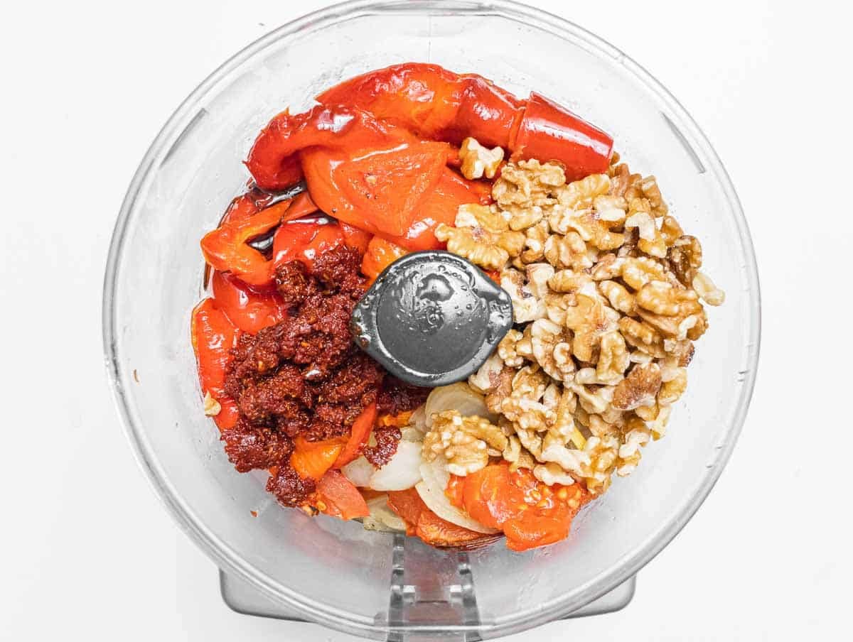 bell pepper, walnuts and sundried tomatoes in blender