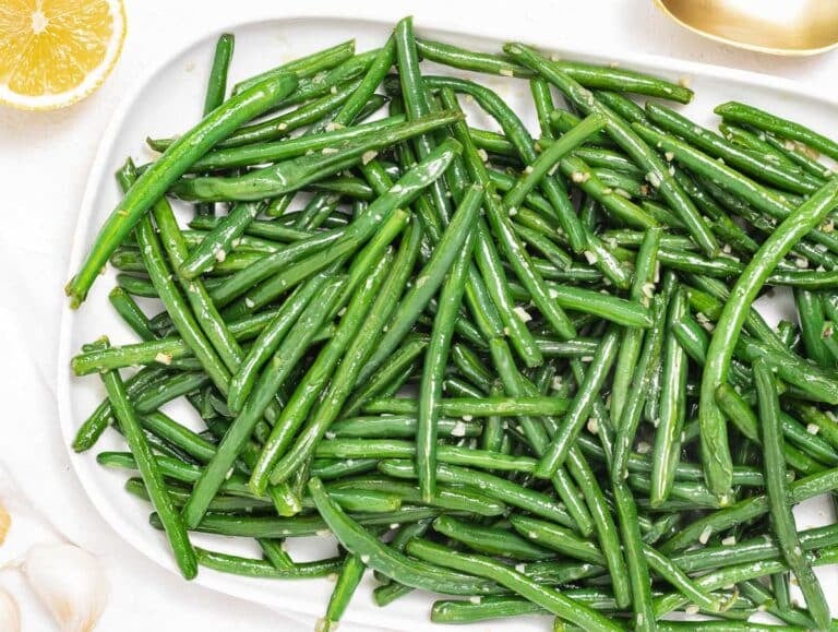 Sauteed green beans with lemon and garlic