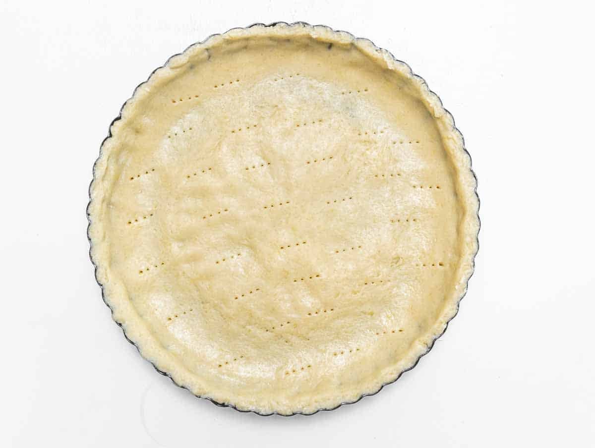 pie crust before baking