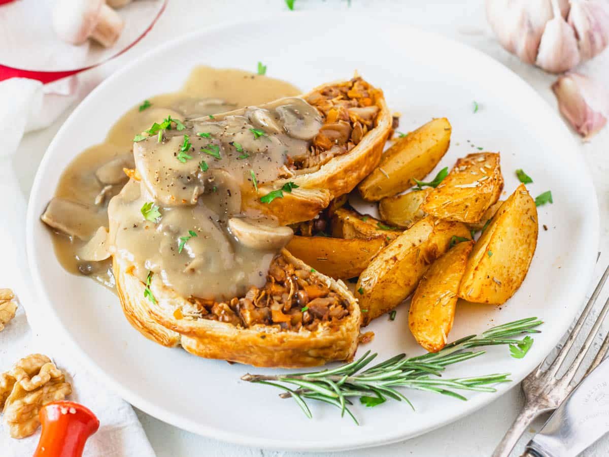 Mushroom wellington and how to serve it with potatoes and gravy