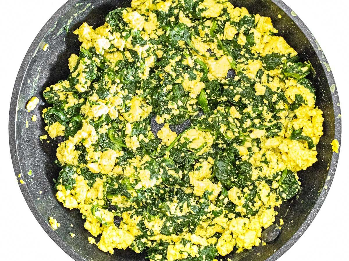 spinach with crumbled tofu