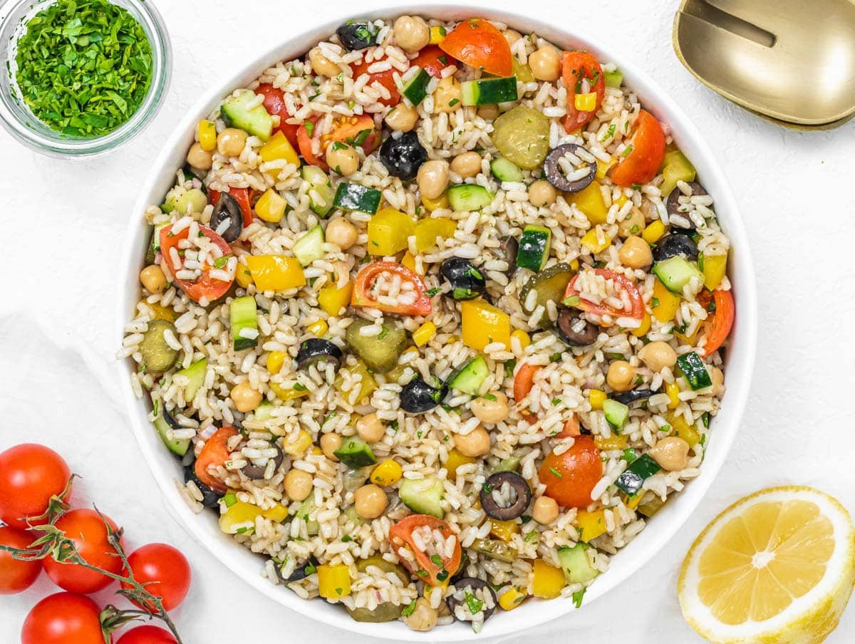 Rice salad with fresh vegetables