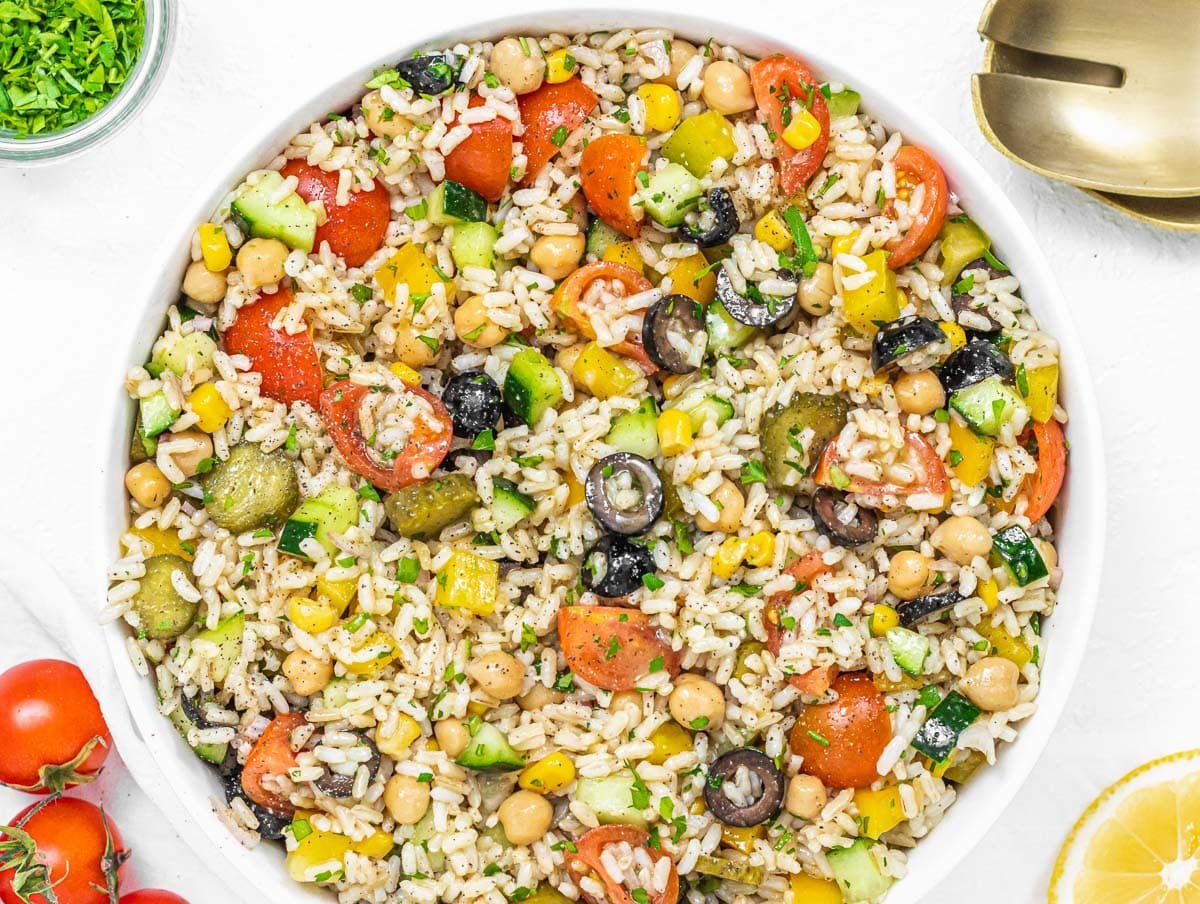 Rice salad with olives and lemon
