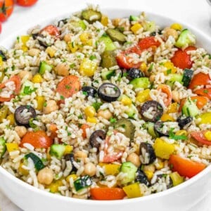 Rice salad with olives and tomatoes
