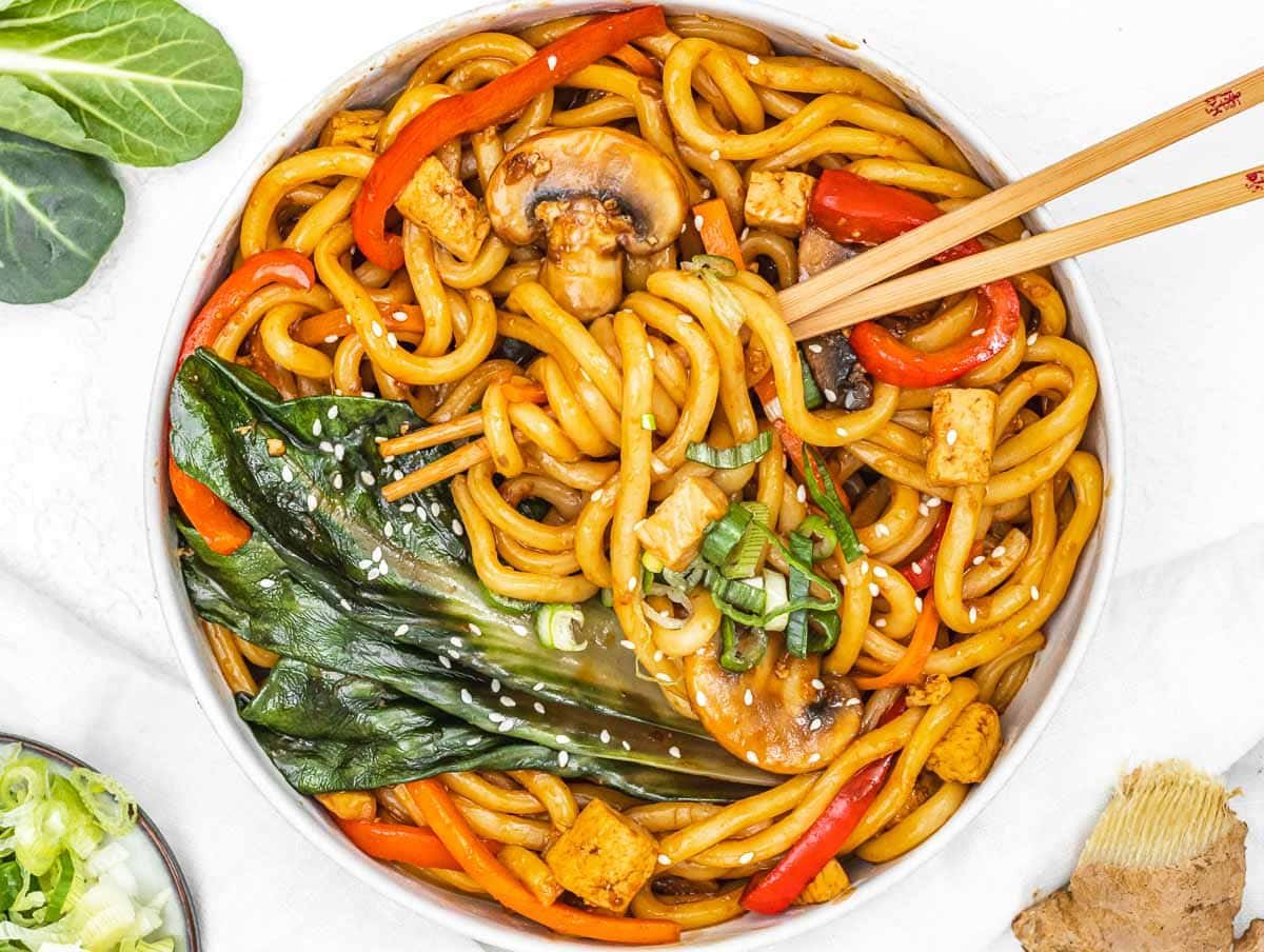 Yaki Udon noodles with vegetables