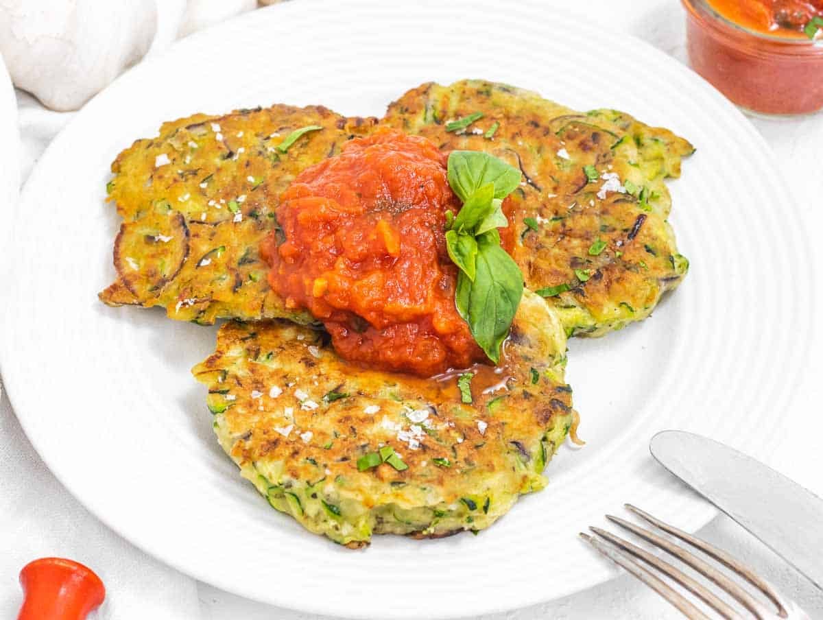 Zucchini fritters with marinara sauce